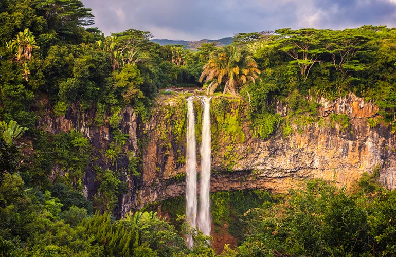 Chamarel Waterfalls & Seven Colored Earth Chamarel Waterfalls & Seven Colored Earth