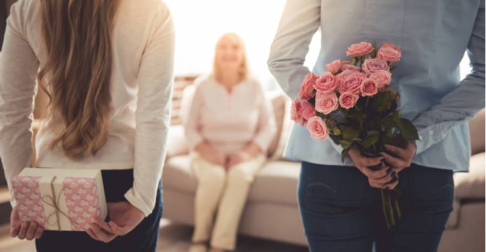 5 Unique Ways to Express Your Love to Your Mother