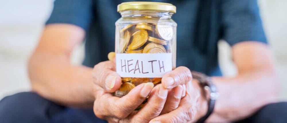4 Tips to Minimise Medical Expenses During Old Age