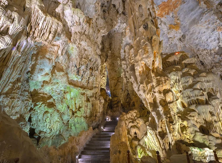 Thien Cung Cave